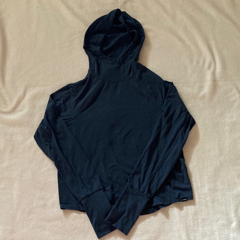 Prana cropped hoodie. Size M. Excellent condition.